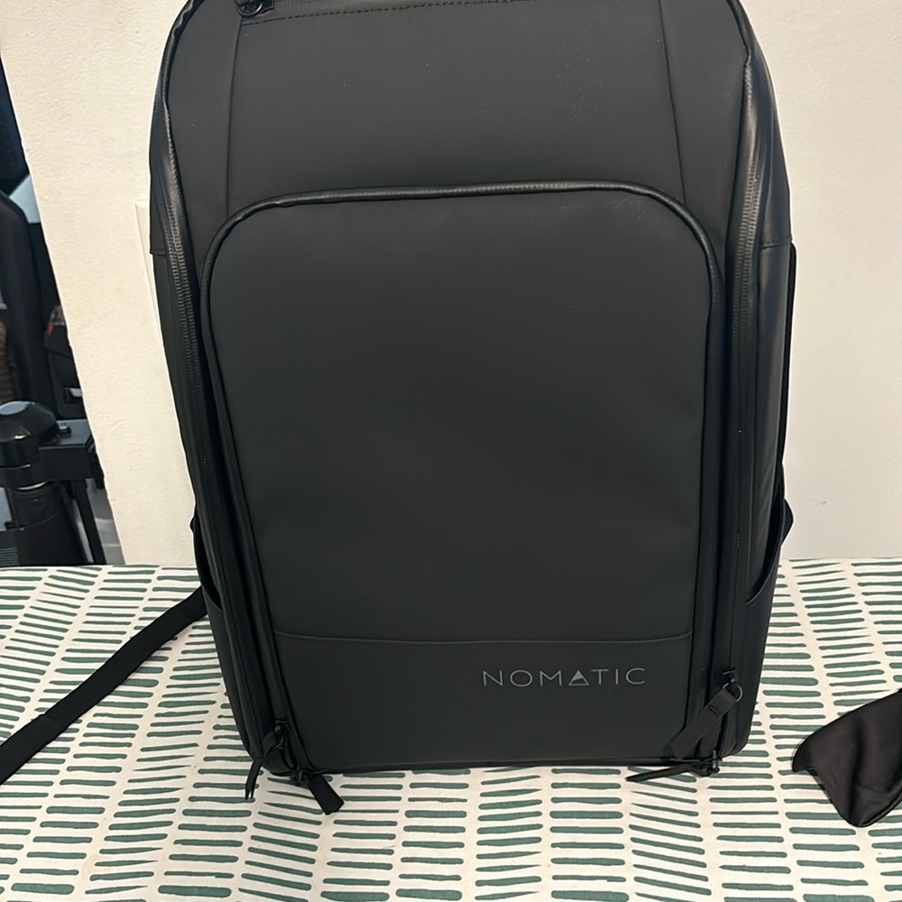 Nomadic TRAVEL PACK 20L